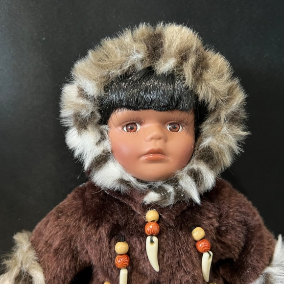 TRADITIONS DOLL COLLECTION 13" Nutik Eskimo Porcelain Doll - Picture 3 of 9